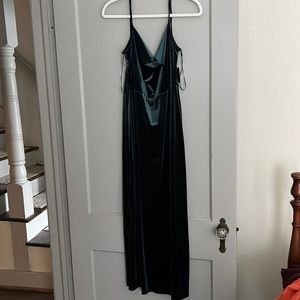 Velvet emerald green midi dress